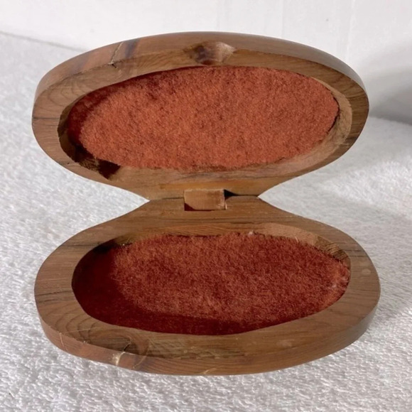 Vintage Carved Wood Felt Lined Trinket Box Jewelry Box  Rosary Box - Picture 1 of 14